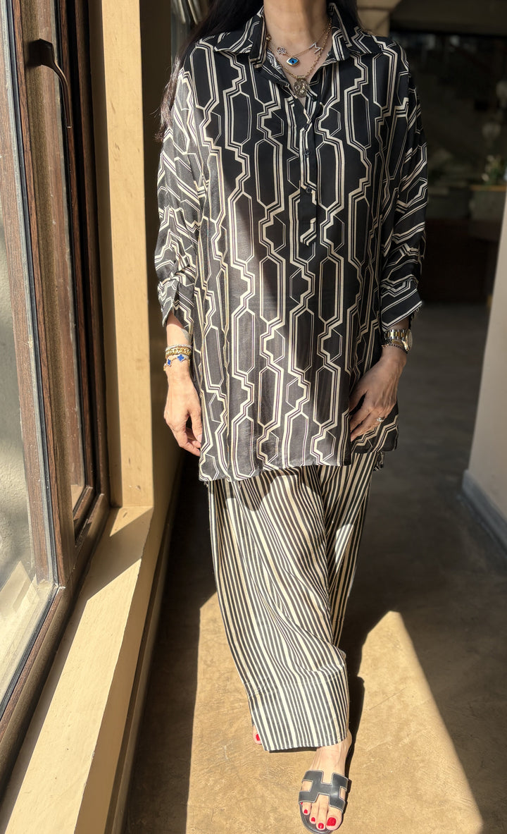 Short button-down tunic with Salwar