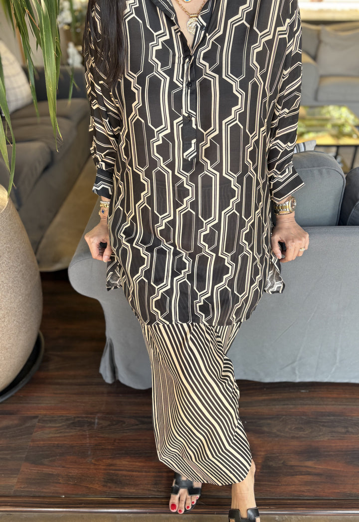 Short button-down tunic with Salwar